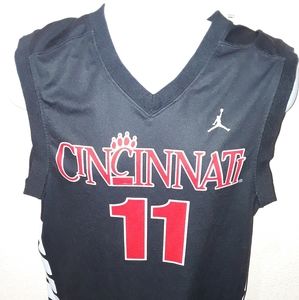 Cincinnati Bearcats basketball jersey